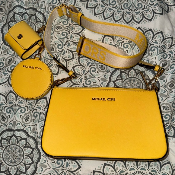 Michael Kors Jet Set Travel Small Crossbody Bag Tech Attached MK Signature/solid - Picture 1 of 7
